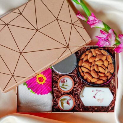 Calyz Golden Box Hamper